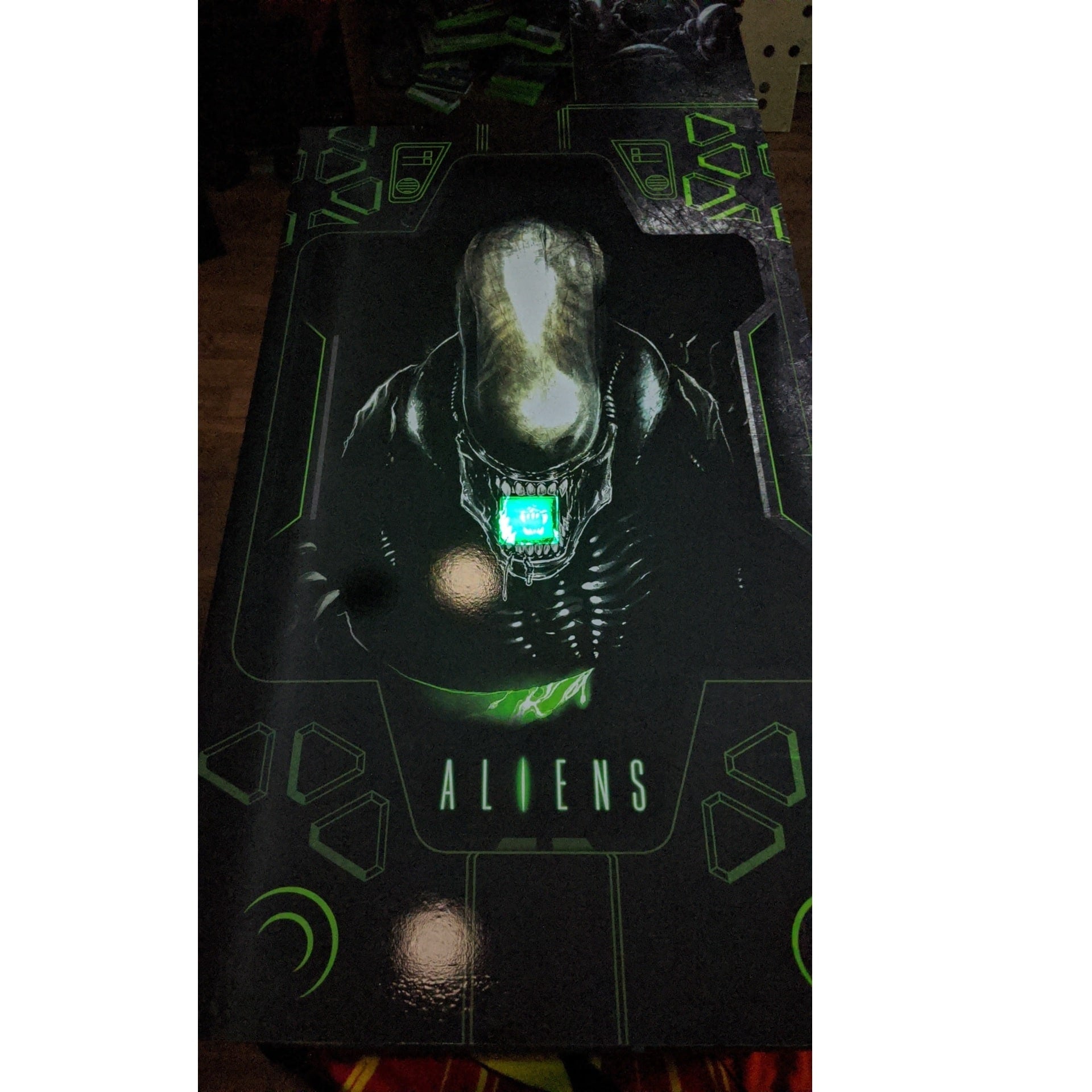 Aliens themed arcade machine side panel-min