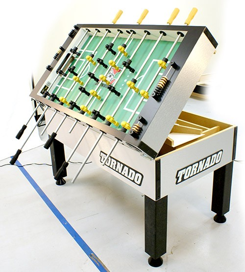 Tornado T-3000 foosball table Open at the hinges